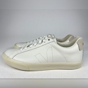 SOLD!! Veja Esplar Off White Leather Sneakers Sz 6